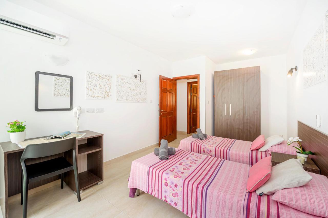 Summer Breeze 3 Bedroom Family Maisonette With Sunny Terrace In Mellieha - By Getawaysmalta Exteriér fotografie