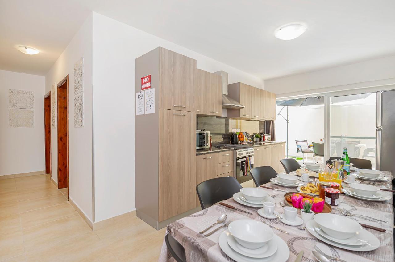 Summer Breeze 3 Bedroom Family Maisonette With Sunny Terrace In Mellieha - By Getawaysmalta Exteriér fotografie