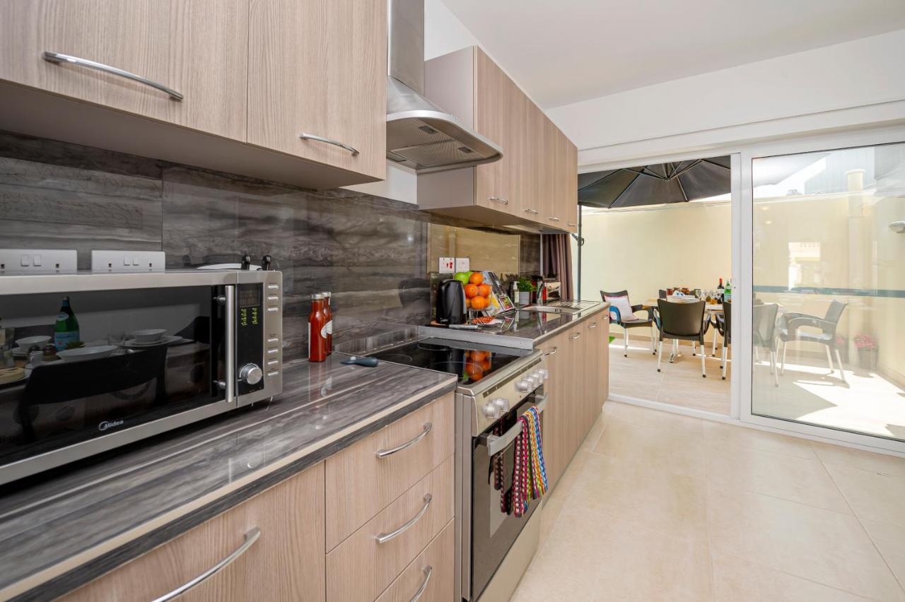 Summer Breeze 3 Bedroom Family Maisonette With Sunny Terrace In Mellieha - By Getawaysmalta Exteriér fotografie